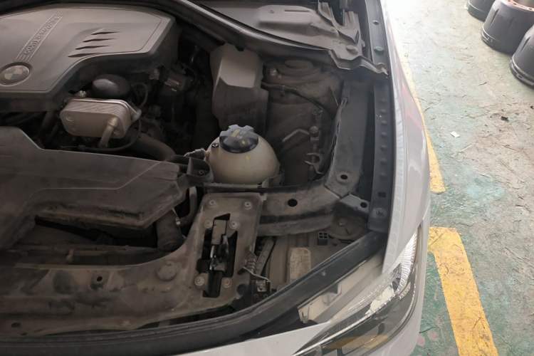 Used BMW 3 Series 2015 320Li Luxury Edition Fashion Model Engine Bay Left