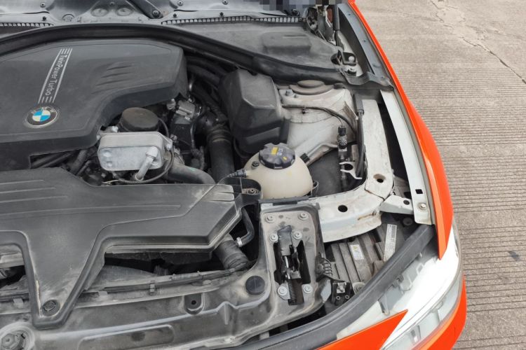 Used BMW 3 Series 2015 320Li Fashion Model Engine Bay Left
