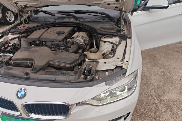 Used BMW 3 Series 2015 316Li Fashion Model Engine Bay Left