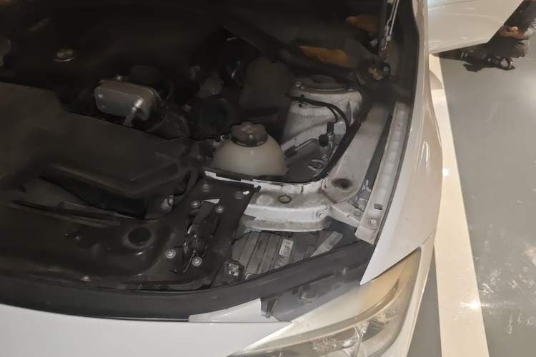 Used BMW 3 Series 2015 320Li Luxury Edition Fashion Model Engine Bay Left