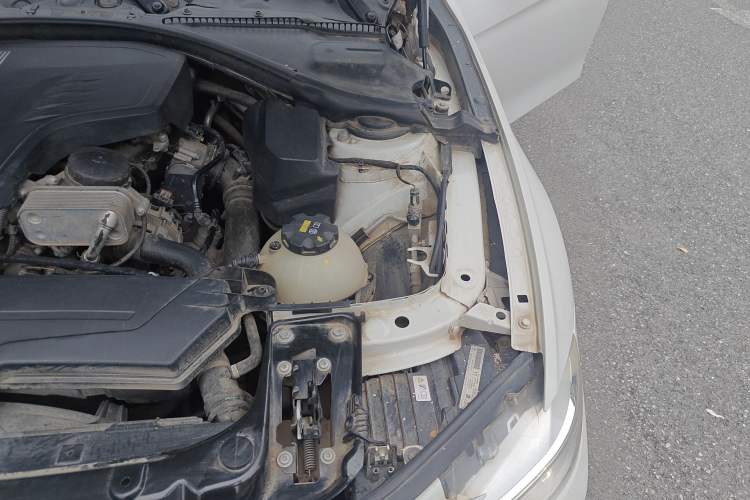 Used BMW 3 Series 2015 328i Sport Design Package Engine Bay Left