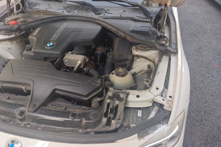 Used BMW 3 Series 2015 320Li Fashion Model Engine Bay Left