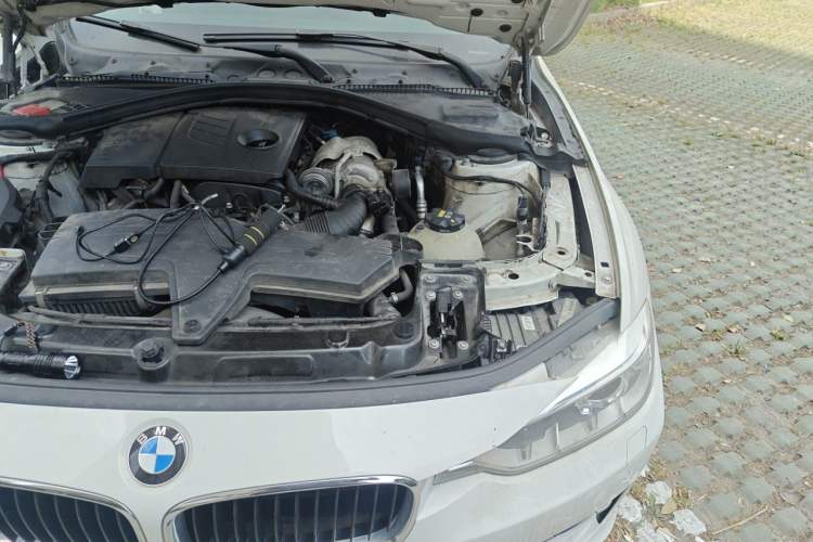 Used BMW 3 Series 2015 316Li Fashion Model Engine Bay Left