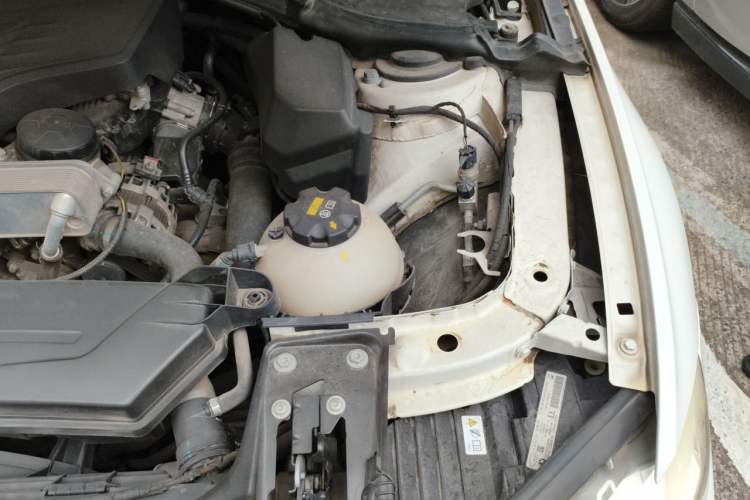 Used BMW 3 Series 2015 320Li Luxury Edition Fashion Model Engine Bay Left
