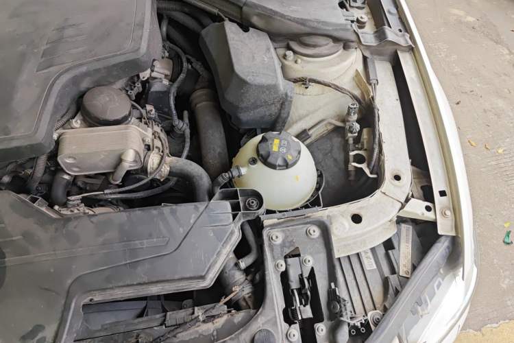 Used BMW 3 Series 2015 320Li Luxury Edition Fashion Model Engine Bay Left
