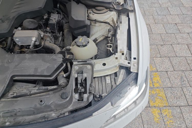 Used BMW 3 Series 2015 320Li Luxury Edition Fashion Model Engine Bay Left