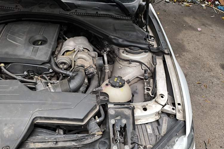 Used BMW 3 Series 2015 316Li Fashion Model Engine Bay Left