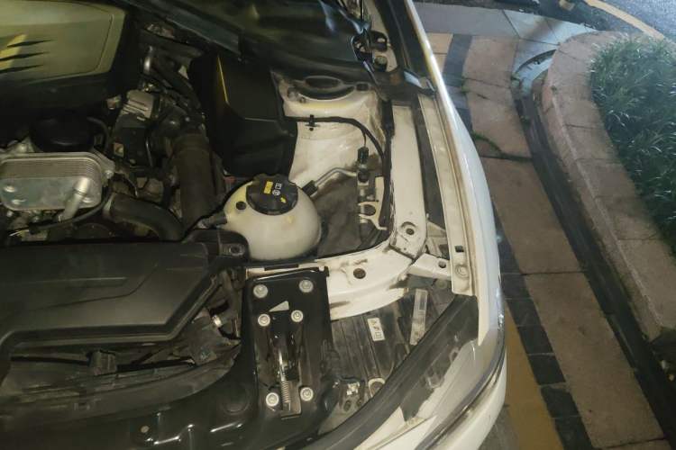 Used BMW 3 Series 2015 320Li Luxury Design Package Premium Edition Engine Bay Left