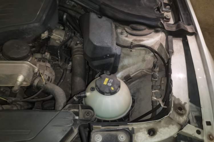 Used BMW 3 Series 2015 320Li Luxury Edition Fashion Model Engine Bay Left