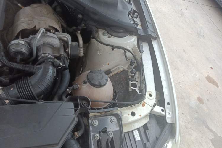 Used BMW 3 Series 2015 316Li Fashion Model Engine Bay Left