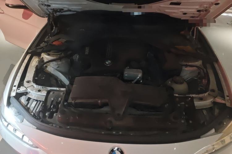 Used BMW 3 Series 2015 320Li Luxury Edition Fashion Model Engine Bay