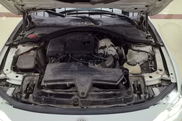 Used BMW 3 Series 2015 316Li Fashion Model Engine Bay