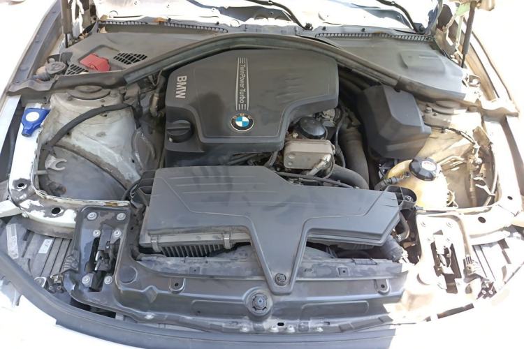 Used BMW 3 Series 2015 320i Fashion Model Engine Bay