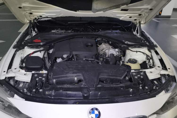 Used BMW 3 Series 2015 316Li Fashion Model Engine Bay