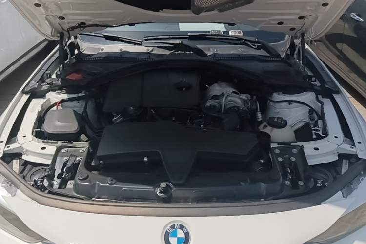 Used BMW 3 Series 2015 316i Active Edition Engine Bay