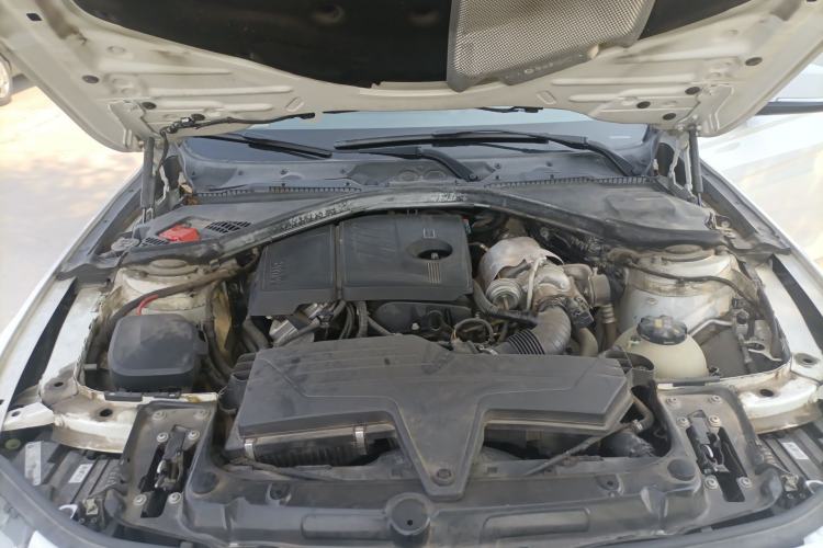 Used BMW 3 Series 2015 316Li Fashion Model Engine Bay