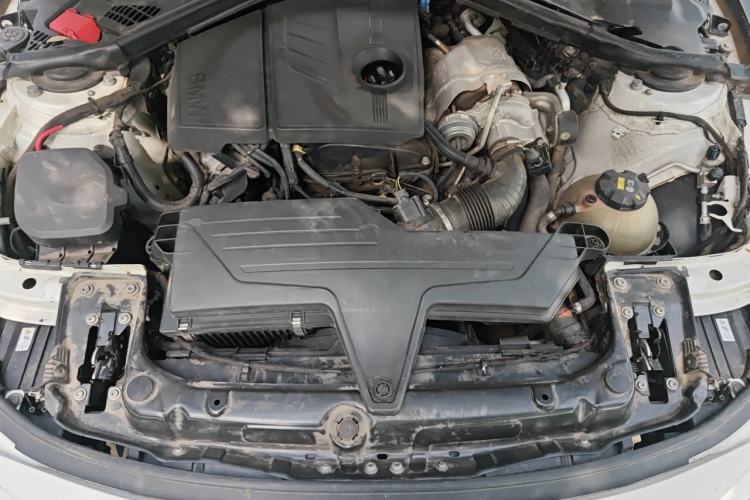 Used BMW 3 Series 2015 316Li Fashion Model Engine Bay
