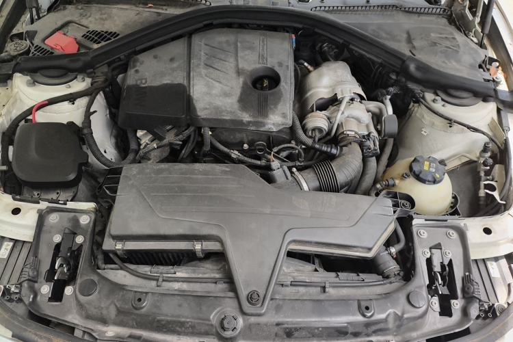 Used BMW 3 Series 2015 316Li Fashion Model Engine Bay