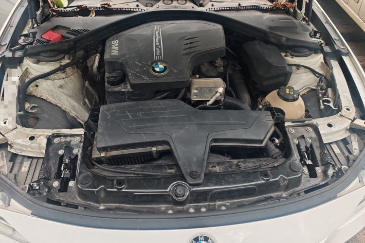 Used BMW 3 Series 2015 320Li Luxury Edition Fashion Model Engine Bay