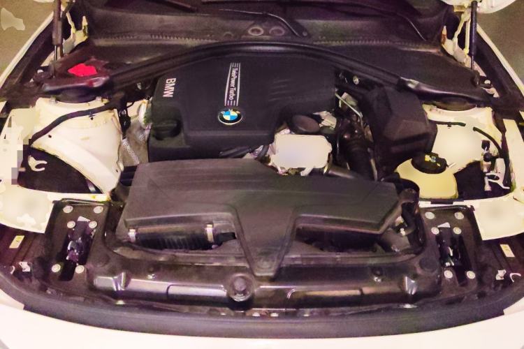 Used BMW 3 Series 2015 320Li Luxury Edition Fashion Model Engine Bay