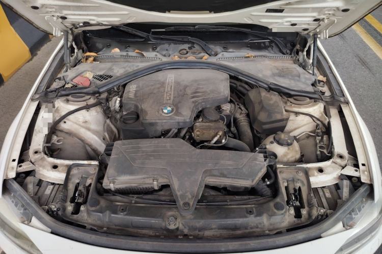 Used BMW 3 Series 2015 320Li Luxury Edition Fashion Model Engine Bay