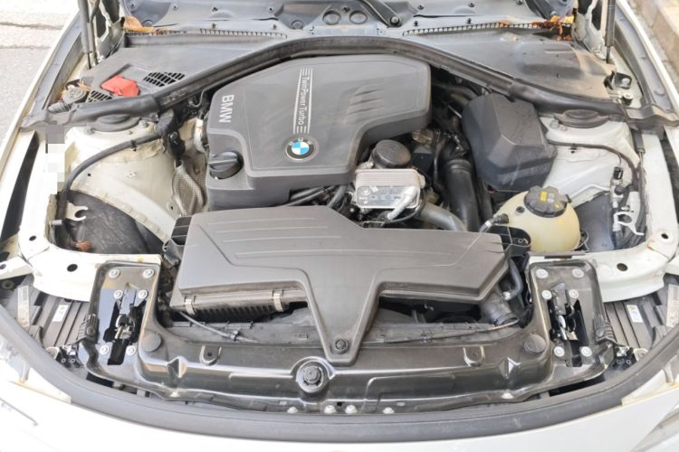 Used BMW 3 Series 2015 320Li Fashion Model Engine Bay