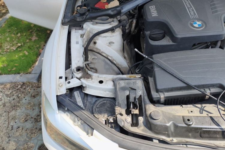 Used BMW 3 Series 2015 320i Active Edition Engine Bay Right
