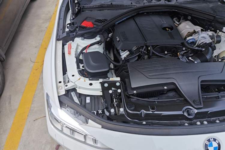 Used BMW 3 Series 2015 316Li Fashion Model Engine Bay Right