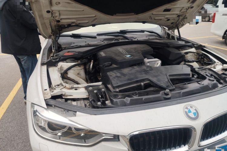Used BMW 3 Series 2015 320i Fashion Model Engine Bay Right