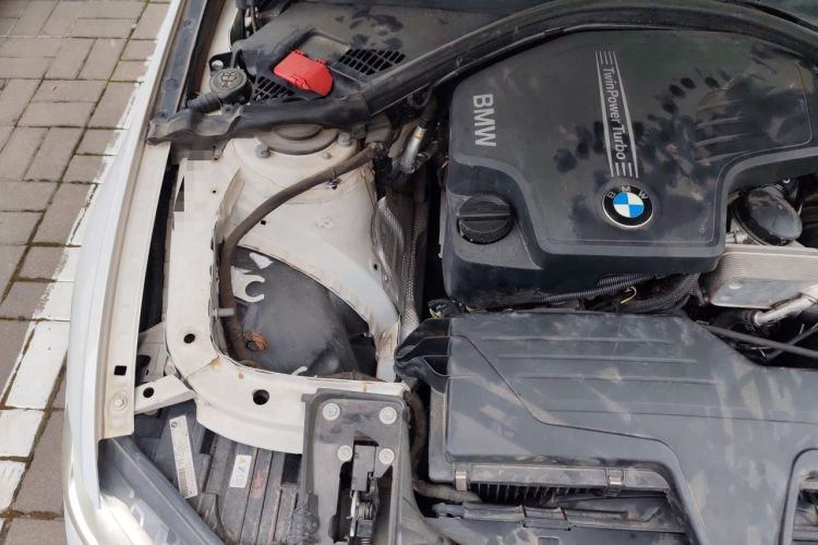 Used BMW 3 Series 2015 328i Sport Design Package Engine Bay Right