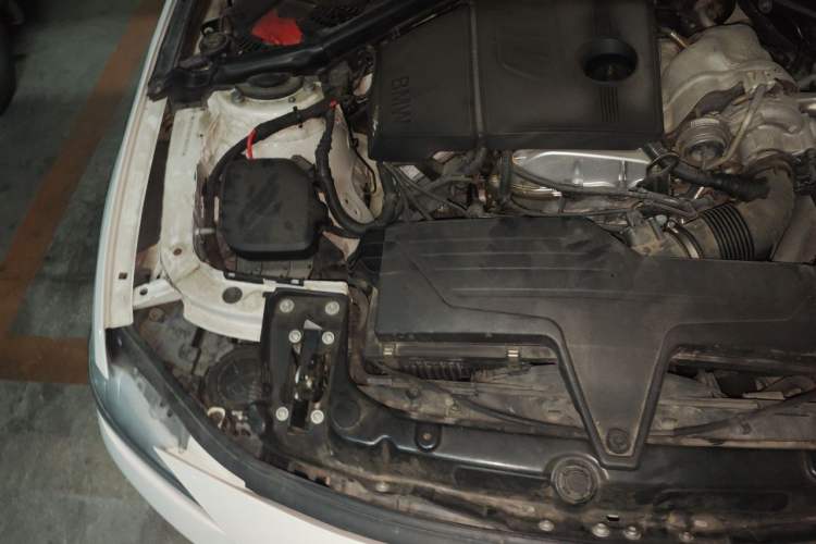 Used BMW 3 Series 2015 316i Active Edition Engine Bay Right