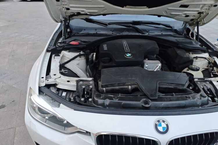 Used BMW 3 Series 2015 320i Luxury Edition Sports Design Package Engine Bay Right