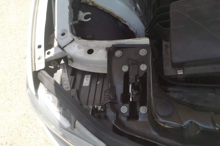 Used BMW 3 Series 2015 320Li Luxury Design Package Engine Bay Right