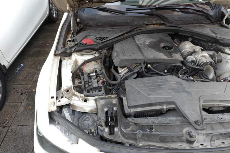 Used BMW 3 Series 2015 316i Active Edition Engine Bay Right