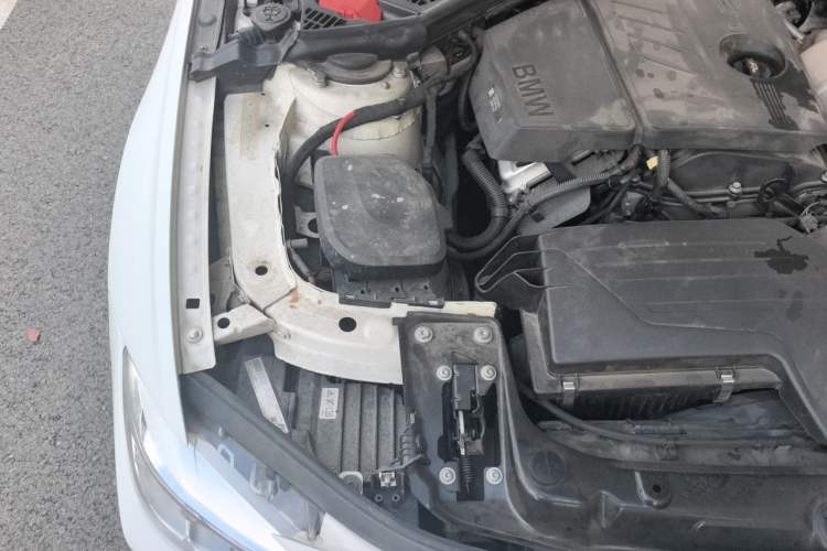 Used BMW 3 Series 2015 316Li Fashion Model Engine Bay Right