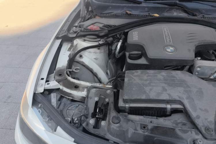 Used BMW 3 Series 2015 320i Active Edition Engine Bay Right