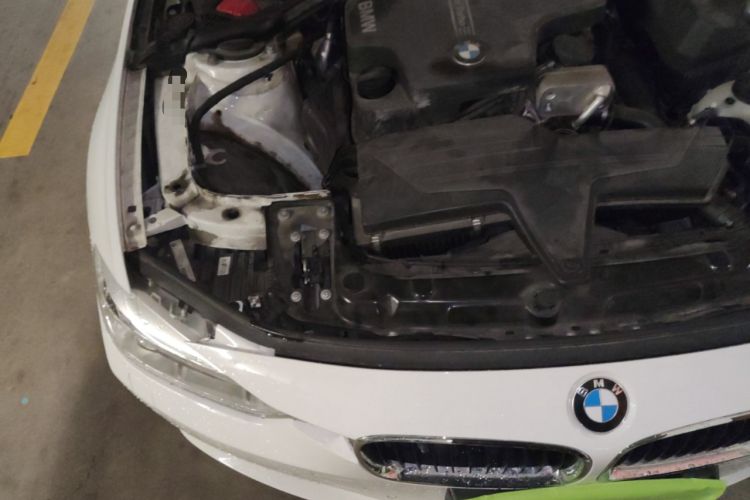 Used BMW 3 Series 2015 320i Luxury Line Stylish Edition Engine Bay Right