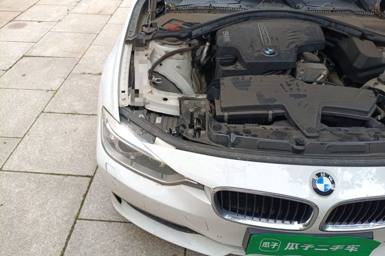 Used BMW 3 Series 2015 320i Fashion Model Engine Bay Right