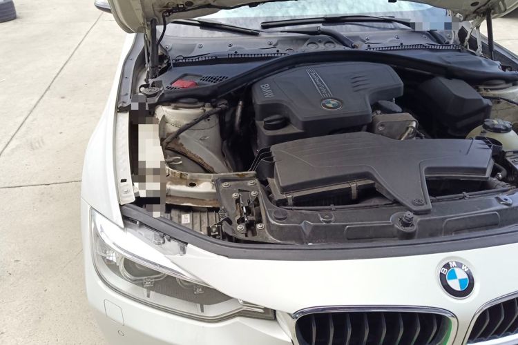 Used BMW 3 Series 2015 320i Luxury Edition Sports Design Package Engine Bay Right