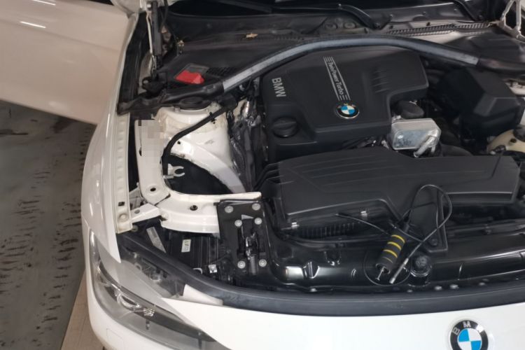 Used BMW 3 Series 2015 320i Luxury Line Stylish Edition Engine Bay Right