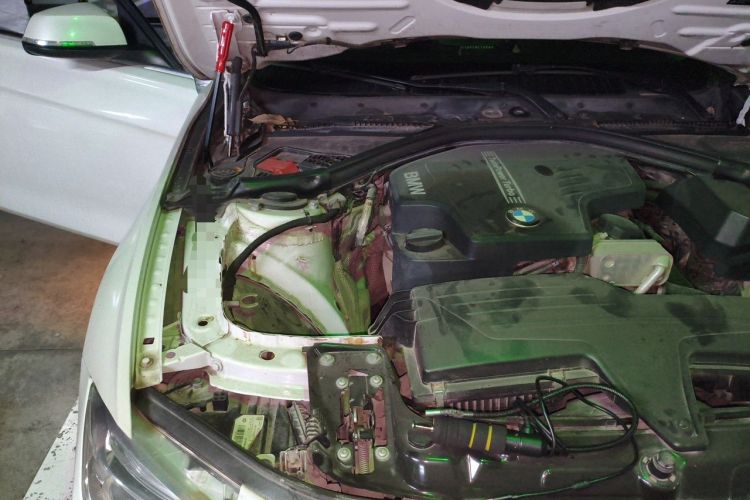 Used BMW 3 Series 2015 320Li Fashion Model Engine Bay Right
