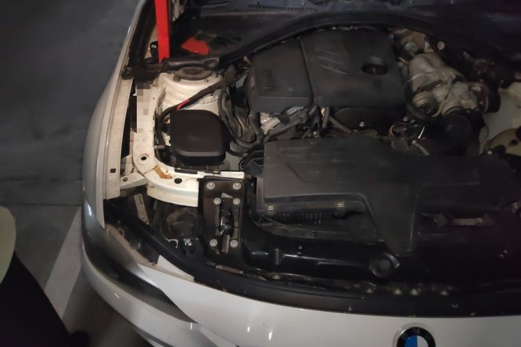Used BMW 3 Series 2015 316i Active Edition Engine Bay Right