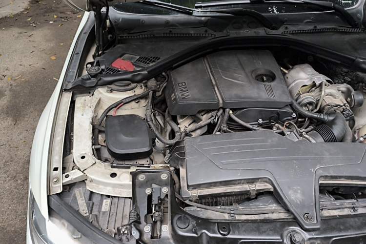 Used BMW 3 Series 2015 316Li Fashion Model Engine Bay Right