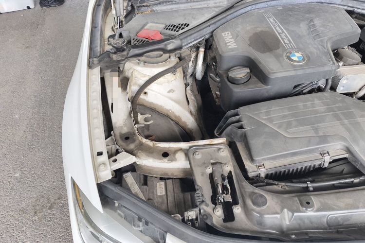 Used BMW 3 Series 2015 320i Luxury Line Stylish Edition Engine Bay Right
