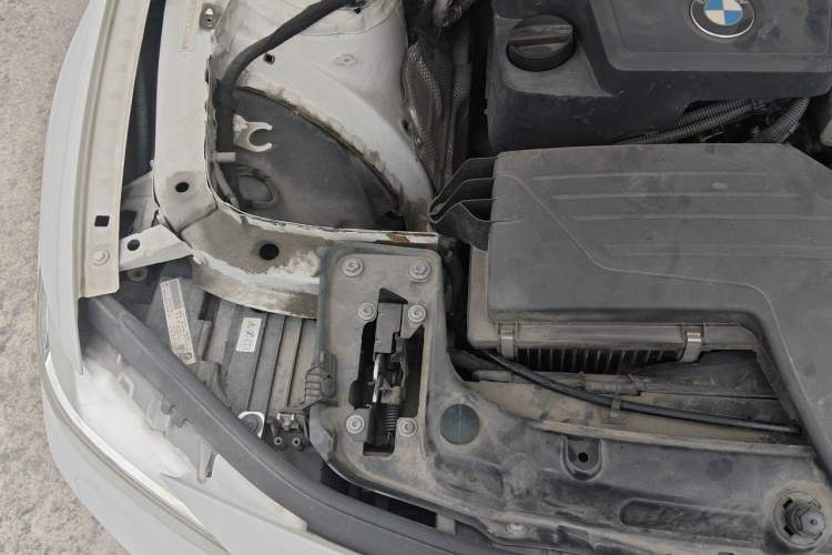 Used BMW 3 Series 2015 320Li Fashion Model Engine Bay Right