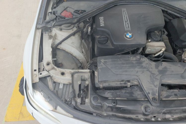 Used BMW 3 Series 2015 320i Sport Design Package Engine Bay Right