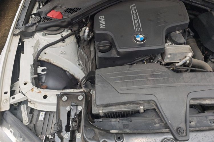 Used BMW 3 Series 2015 320i Fashion Model Engine Bay Right