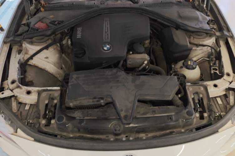 Used BMW 3 Series 2015 320i Sport Design Package Engine Bay