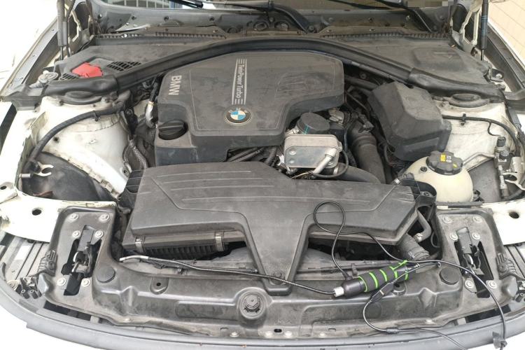 Used BMW 3 Series 2015 320Li Luxury Edition Fashion Model Engine Bay