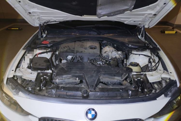 Used BMW 3 Series 2015 316Li Fashion Model Engine Bay